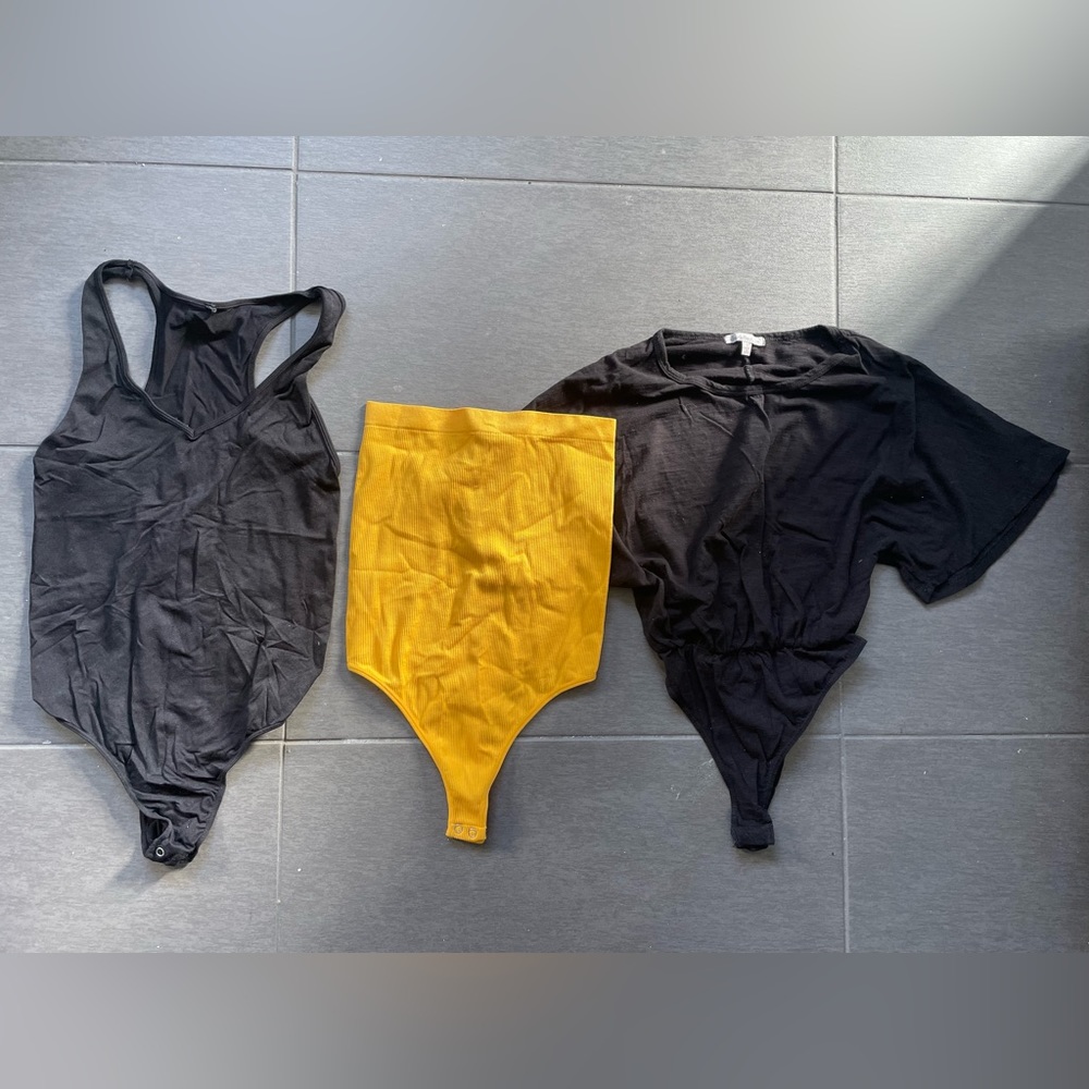 3 body suit en lot taille small